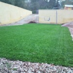Pose d'un gazon synthétique pour l'aménagement d'un mini terrain de foot elagage, élagage, abattage, tailles, var, Toulon, Hyères, la seyne sur mer, Six fours, Saint Tropez